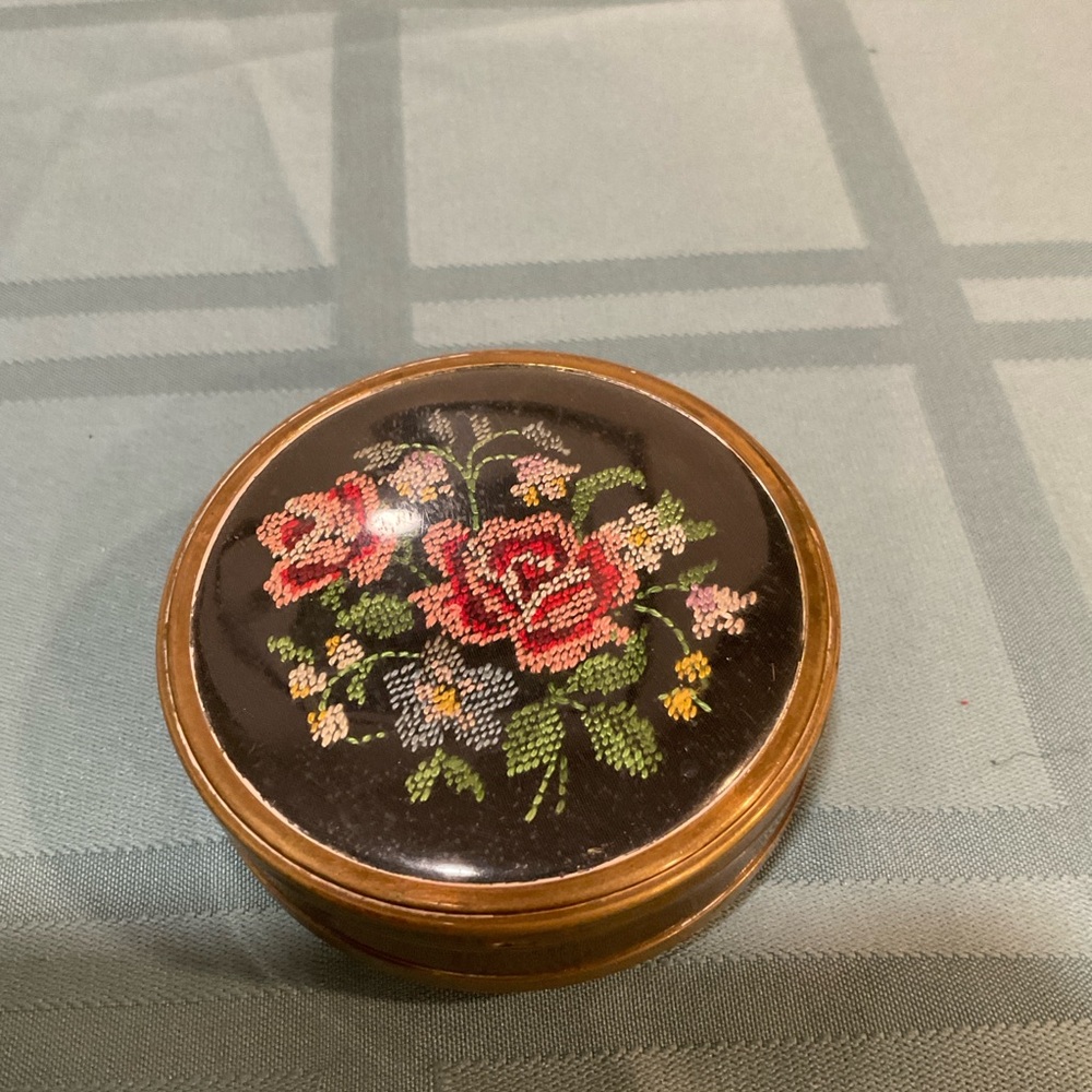 1950s Margaret Rose trinket box, jewelry box, floral petitpoint lid embroidery